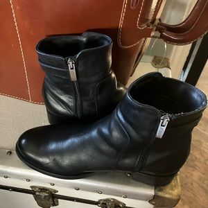 La Canadienne Shelby Ankle Boots